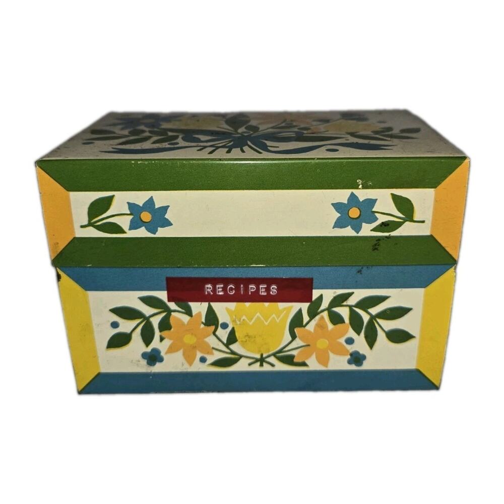 Vtg Tin Recipe Box with lots of Typed Hand Written And Newspaper Clippings Farm